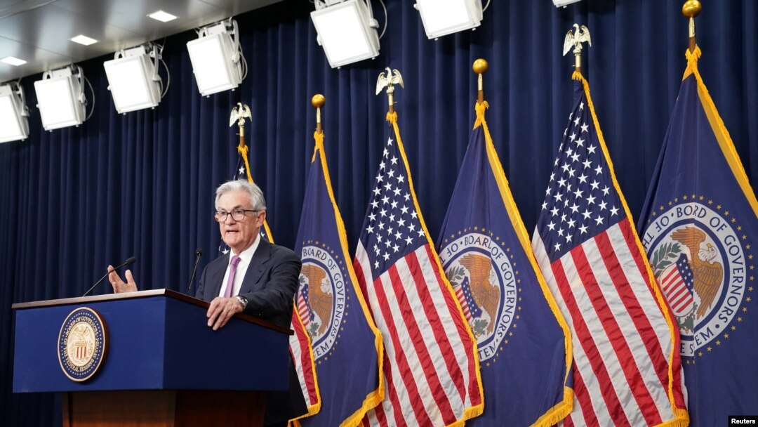 El presidente de la Reserva Federal de EEUU, Jerome Powell, habla durante una conferencia de prensa después de la publicación de la decisión de política de la Fed de mantener las tasas de interés sin cambios, en la Reserva Federal en Washington, el 14 de junio de 2023.