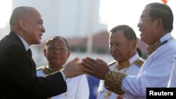 རྒྱལ་པོ་ནོ་རོ་ཌོམ་སི་ཧ་མོ་ཎི་