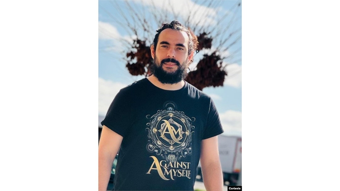 Francesco Antonelli tiene un amplía carrera en la música. Actualmente es compositor y teclista.