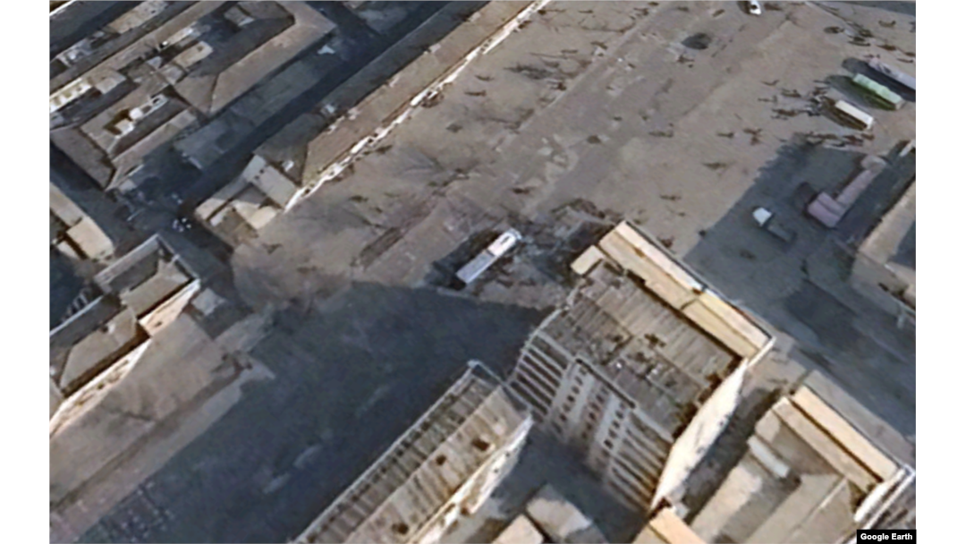 한국 에어로시티 버스 주변으로 인파가 몰려 있다. 자료=Airbus (via Google Earth)