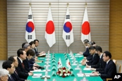 윤석열 한국 대통령과 기시다 후미오 일본 총리가 16일 도쿄에서 정상회담을 했다.