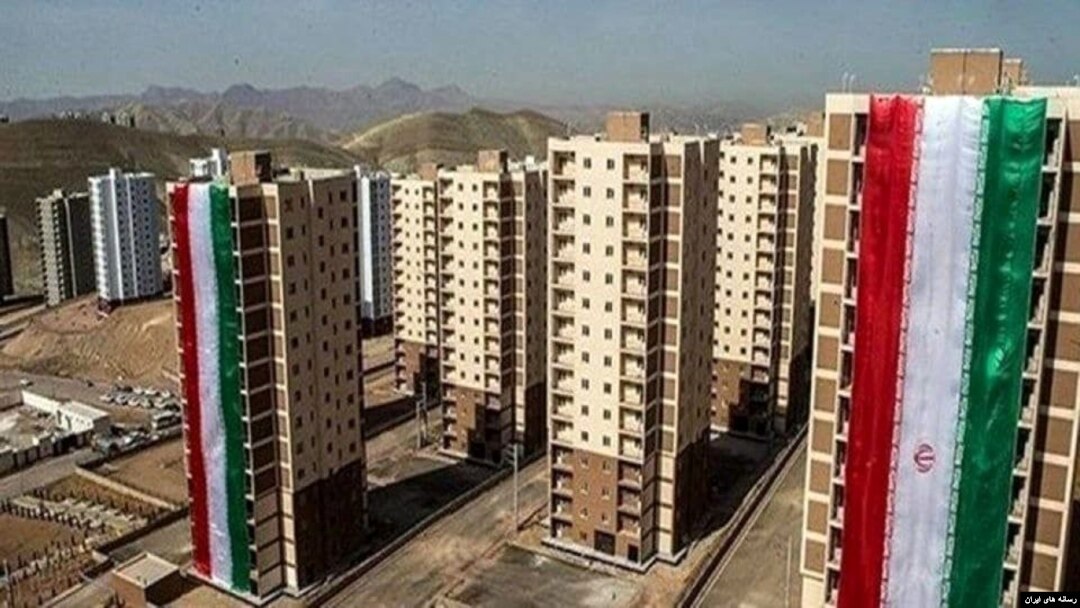 ابراهیم رئیسی وعده داده که هر سال یک میلیون مسکن بسازد و تحویل متقاضیان دهد.