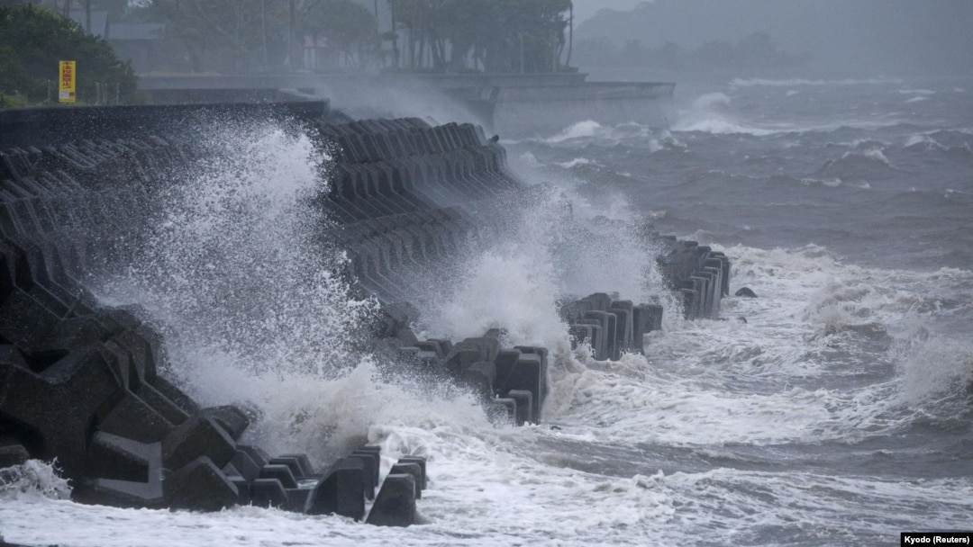 High waves are observed along the shore as Typhoon Shanshan approaches southwestern Japan in Ibusuki, Kagoshima Prefecture, Aug. 28, 2024, in this photo taken by Kyodo. 