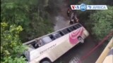 Manchetes mundo: Filipinas - Acidente autocarro mata 16 pessoas