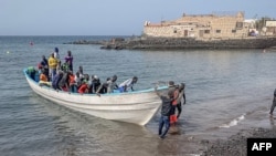 ወደ አውሮፓ ለመሻገር የተሳፈሩ ፍልስተኞች (ፎቶ ኤኤፍፒ፣ የካቲት 29፣ 2024)