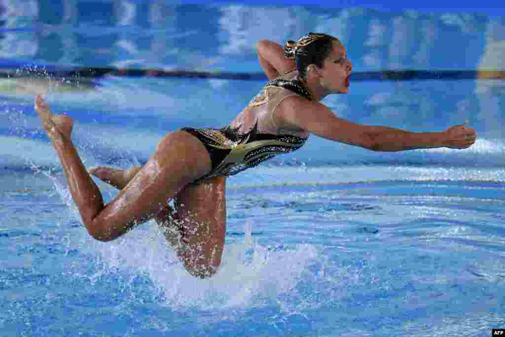 Belgium's Lisa Ingenito competes in the Mixed Artistic Swimming duet technical final, during the LEN European Aquatics Championships in Rome.