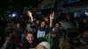شادی فلسطینی‌های ساکن دیرالبلح در غزه از اعلام توافق آتش‌بس.