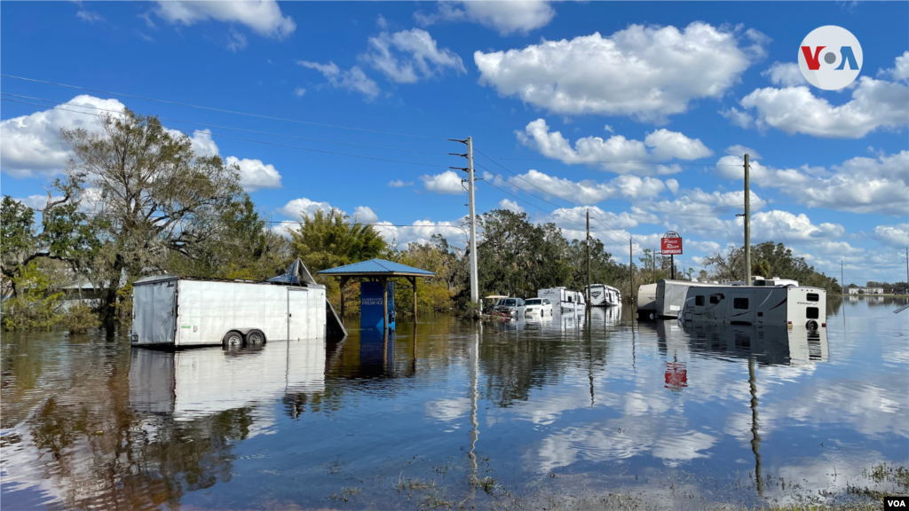 Autoridades esperan a que las aguas bajen aún más para comenzar los trabajos de recuperación en las áreas afectadas de Arcadia