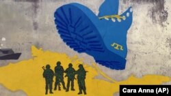 Street art in Kharkiv shows Ukraine's attitude toward Russia's occupation of Crimea peninsula on July 7, 2022. (Cara Anna/Associated Press)