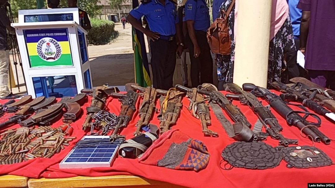 Makamai Da 'Yan sanda Suka Kama a Adamawa