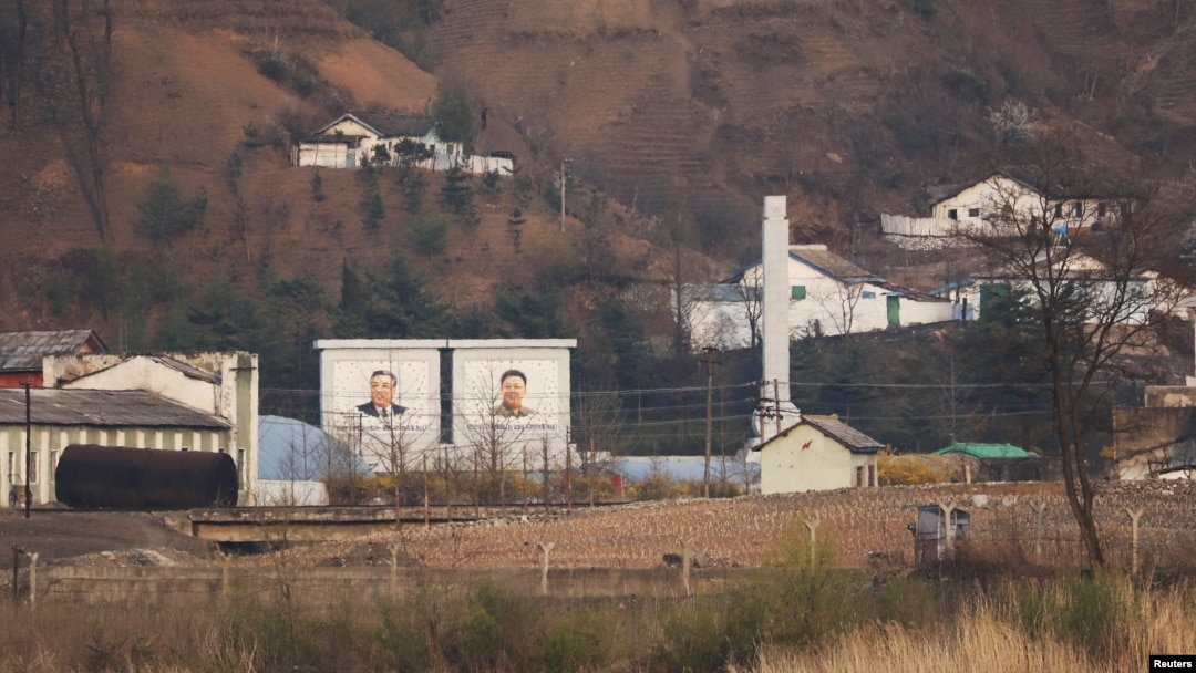 중국 단둥에서 바라본 북한 신의주.