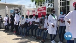 Manifestação em meio à greve dos médicos reforça exigência de mudanças na Saúde em Angola