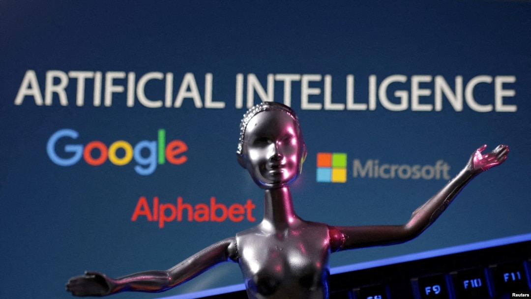 Los logotipos de Google, Microsoft y Alphabet y las palabras de inteligencia artificial (AI, en inglés) se ven en esta ilustración tomada el 4 de mayo de 2023.