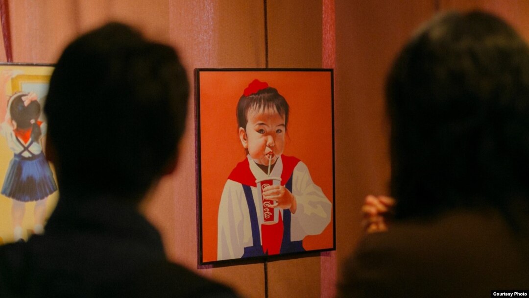 '한보이스(HanVoice)'가 캐나다 토론토에서 '북한 사람들의 박물관(People’s Museum of North Korea)' 전시회를 개최했다. Photo by Pat Ryder.
