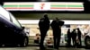 เจ้าหน้าที่ตรวจคนเข้าเมืองสหรัฐฯ บุกค้นร้าน '7-Eleven' ทั่วประเทศ