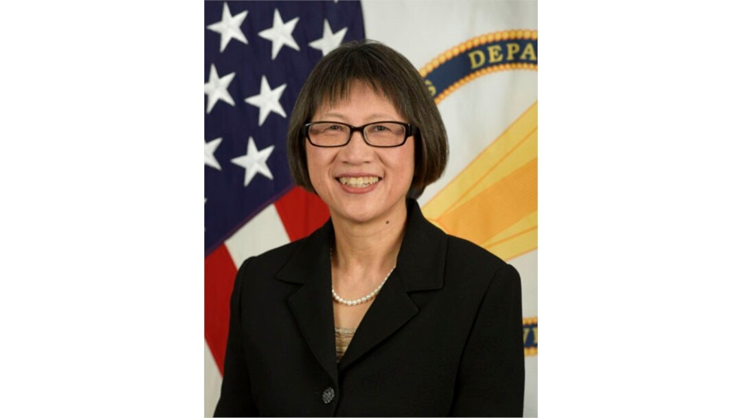 時任美國陸軍部助理部長的徐若冰。