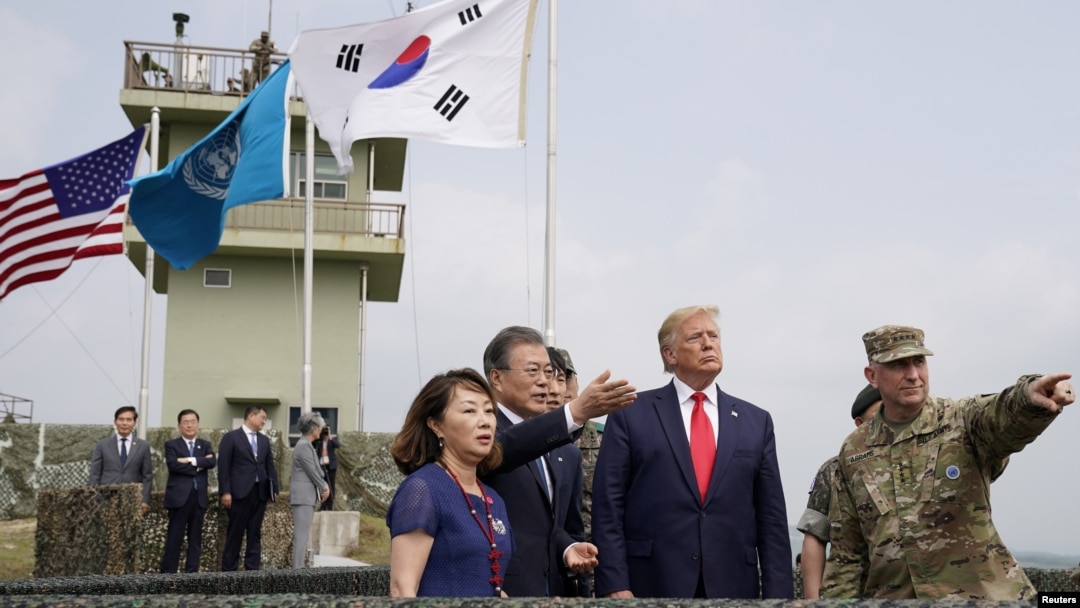 도널드 트럼프 미국 대통령과 문재인 한국 대통령이 30일 DMZ를 방문했다. 