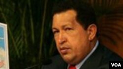 Hugo Chávez, pidió a la Interpol que dicte orden de detención contra el presidente de la emisora Globovisión, Guillermo Zuloaga.