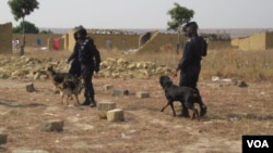 Angola Polícia Brigada Canina