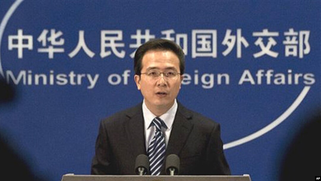 정례 브리핑 중인 중국 외교부 홍레이 대변인 (자료사진).