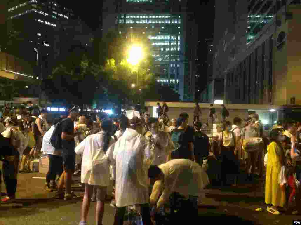香港爭真普選全民抗爭星期二進入第3天(美國之音圖片/海彥拍攝)