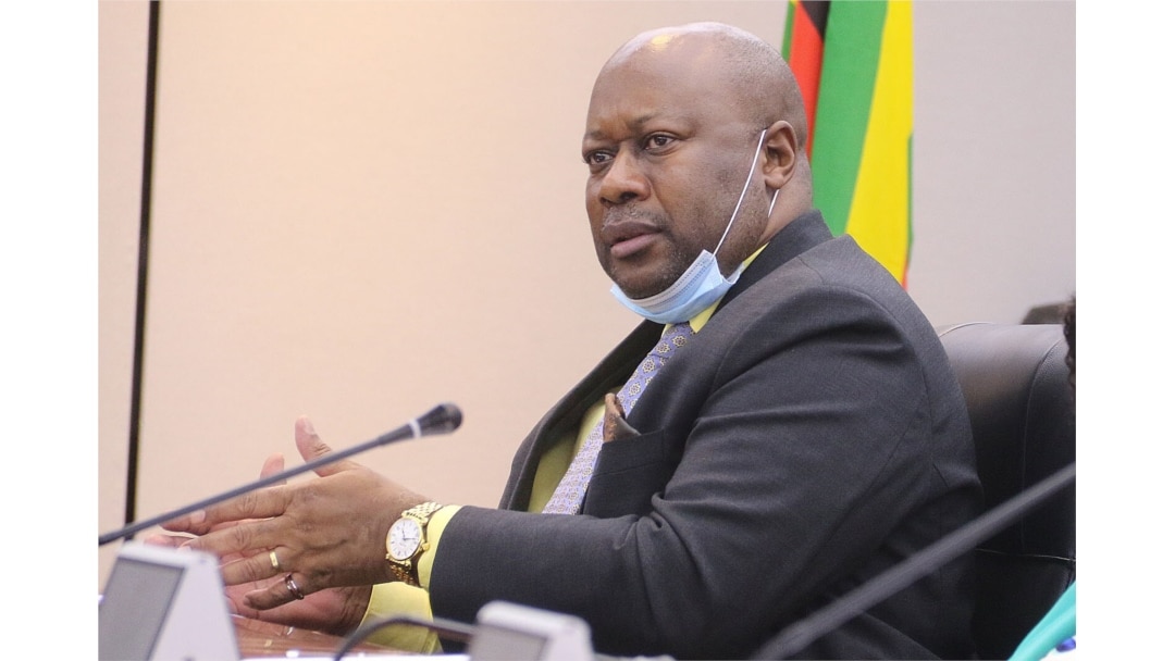 Winston Chitando, Zimbabwe’s minister of mines and mining, speaks before lawmakers in Harare, Zimbabwe, Dec 9, 2020. (Columbus Mavhunga/VOA)