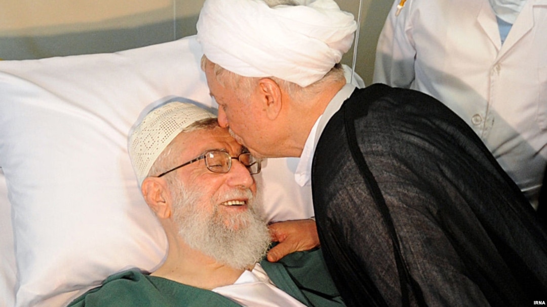 عیادت اکبر هاشمی رفسنجانی از سید علی خامنه‌ای در بیمارستان - شهریور ۱۳۹۳