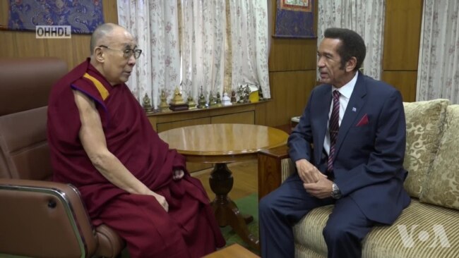 སྦ་ཚི་ཝ་ནའི་སྲིད་འཛིན་ཟུར་པས་༧གོང་ས་མཆོག་དང་མཇལ་མོལ་གནང་བ།