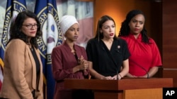 Demokratske predstavnice u Kongresu (s leva na desno) Rašida Tlaib, Ilhan Omar, Aleksandrija Okasio Kortez i Ajana Presli