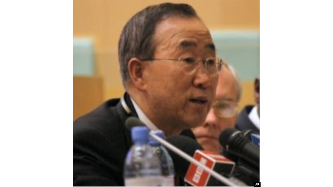 Babban Magatakardan Majalisar Dinkin Duniya Ban Ki-Moon ya na jawabi a wajen taron kolin kungiyar kasashen Afirka a ranar Lahadi 29 ga watan daya shekarar dubu biyu da goma sha biyu