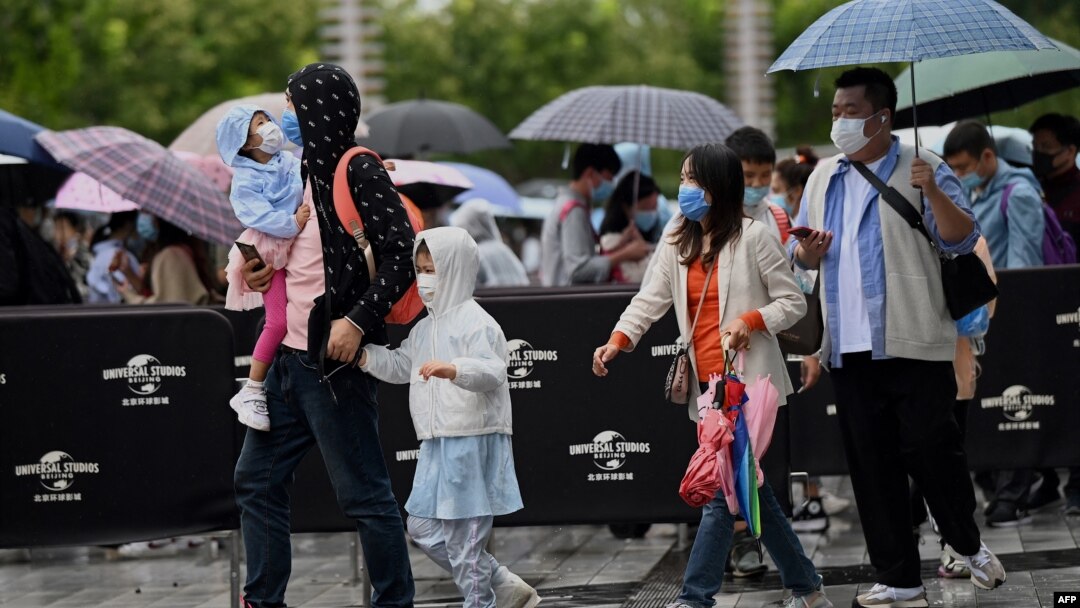 北京環球影城星期一在雨中正式開業。（2021年9月20日）