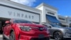 Xe điện VinFast tại một cửa hàng ở Los Angeles, Mỹ.