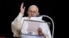 Papa Francisco califica de infundadas las "insinuaciones" contra Juan Pablo II