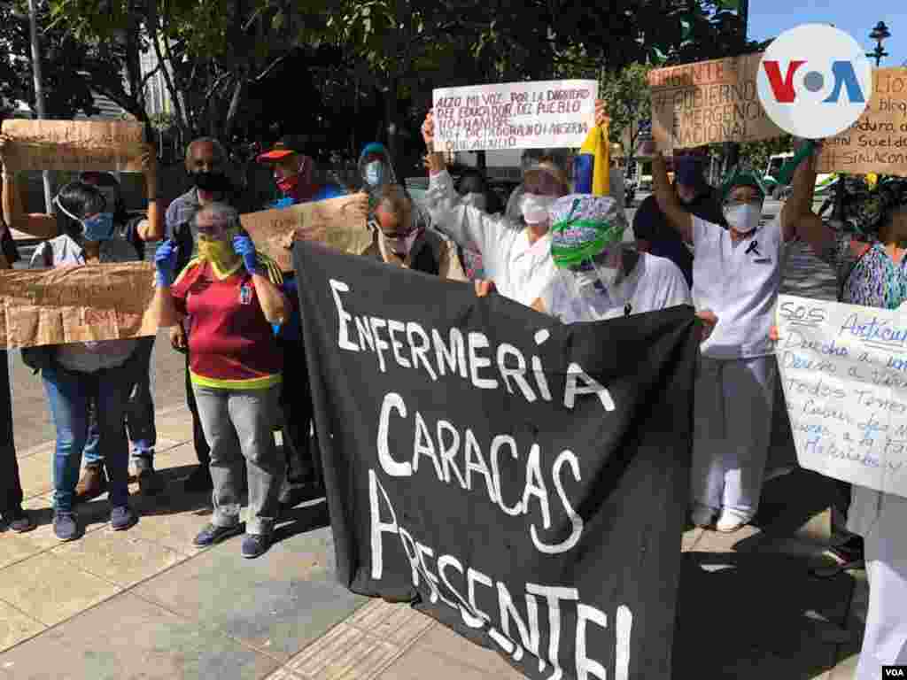 Esta es solo de las más recienes protestas del gremio de enfermería venezolana, que tan solo en octubre han protagonizado o acompañado al menos otras dos movilizaciones.