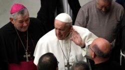 El papa Francisco continúa hospitalizado mientras el mundo católico lo acompaña con sus oraciones
