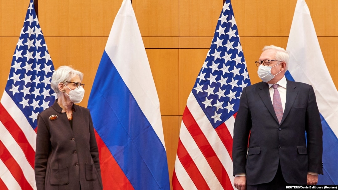 美國副國務卿溫迪·謝爾曼（Wendy Sherman）在日內瓦與俄羅斯副外長謝爾蓋· 里亞布科夫（Sergei Ryabkov）舉行會晤。 （2022年1月10日）