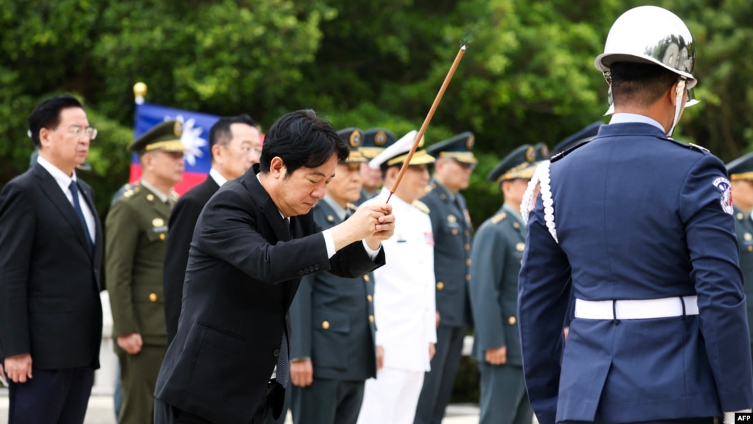 Taiwan's President Lai Ching-te (C) attends a ceremony commemorating the 75th anniversary of the Battle of Guningtou in Kinmen on Oct. 25, 2024.