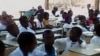 Escola com alunos ao relento em Malanje