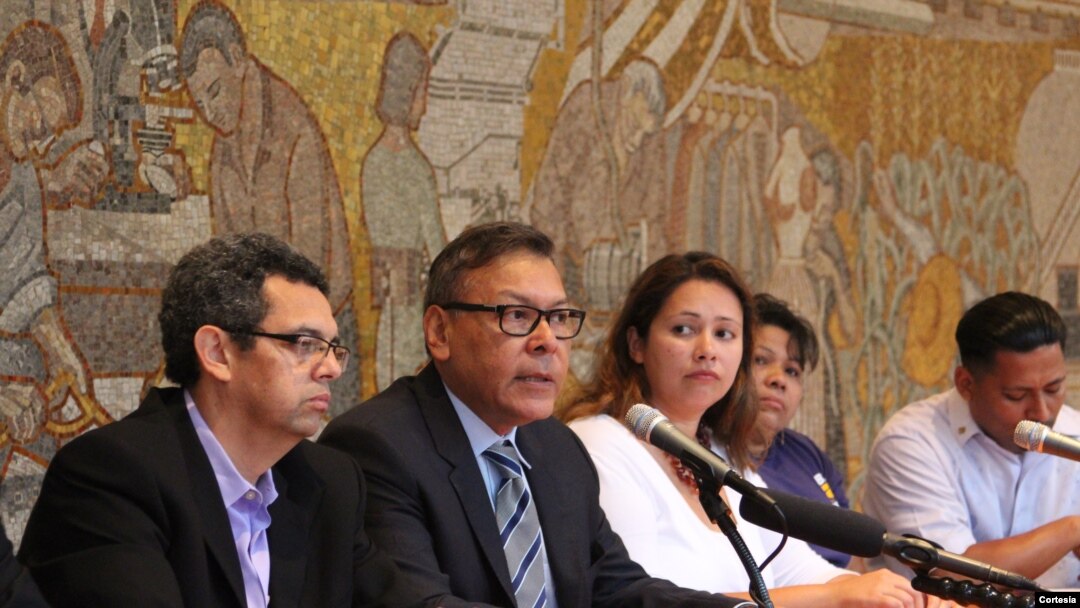 Los representantes de sindicatos y activistas por los derechos de los inmigrantes se suman a la lucha.