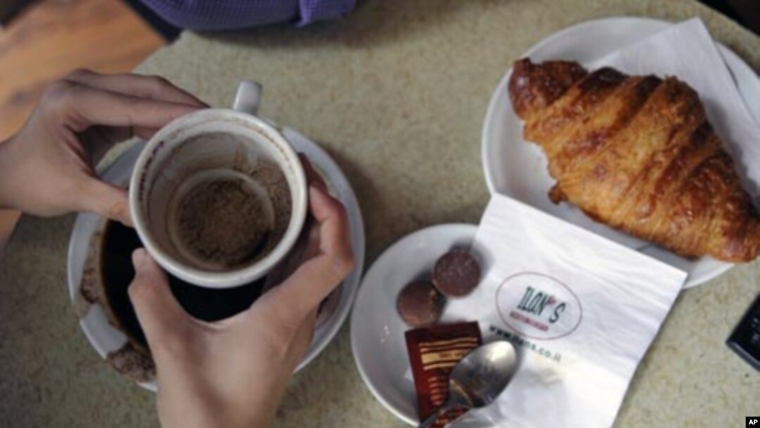 Coffee grounds shown in a customer's coffee cup at a shop in Tel Aviv, Israel. (file photo)