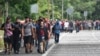 Migranti hodaju kroz Tapačulu u Meksiku, 20. novembra 2024. (Foto: AP/Edgar H. Clemente)