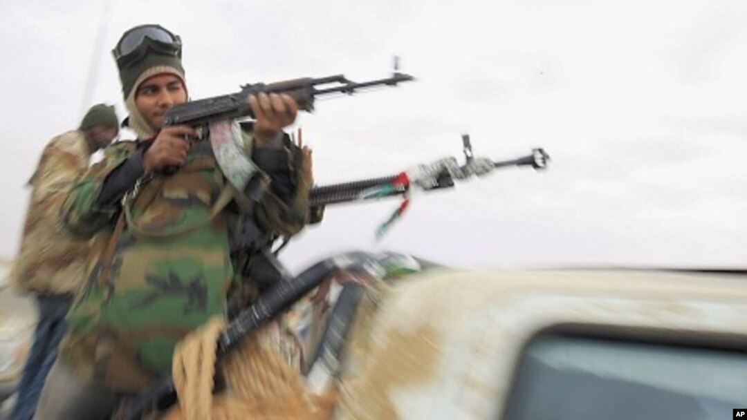 Comércio legal de armas ligeiras prejudicial para estados frágeis