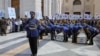Hutíes celebran un funeral por 17 militantes muertos en ataques aéreos de EEUU y Reino Unido