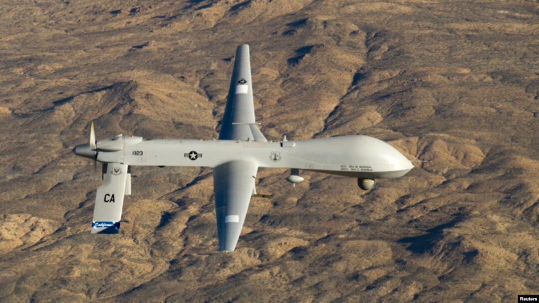 Algunos drones militares simplemente desaparecieron mientras volaban y nunca más se supo de ellos, según el diario.