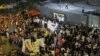 五百港人集會抗議泛民四議員被取消資格