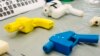 3D打印的技術一直以來被應用於實物三維模型的仿製上﹐圖為手槍模型的仿製。