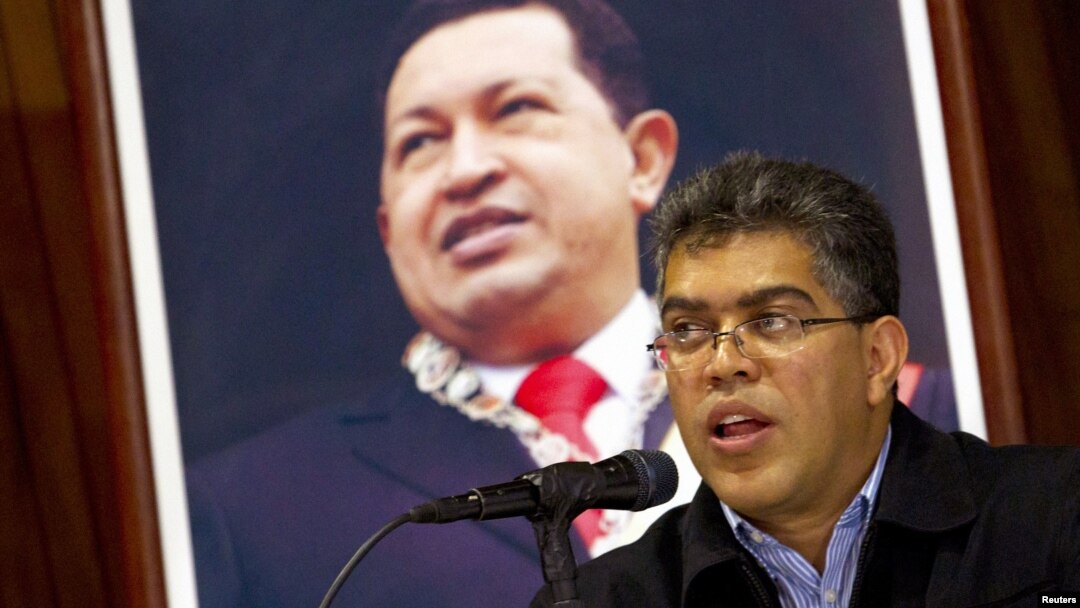 El canciller venezolano, Elías Jaua, envió un mensaje por su cuenta de Twitter a su llegada a Ecuador.