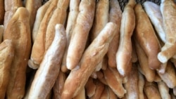 Pão baixa de preço no Namibe - 1:46