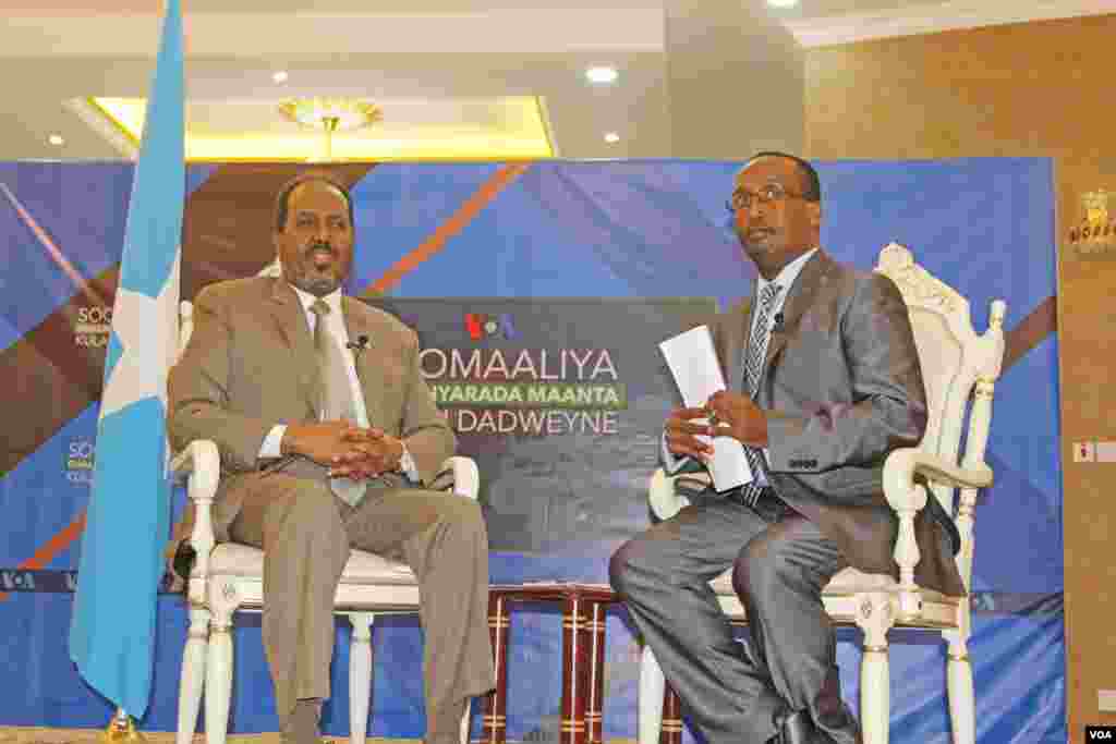 Somali President Hassan Sheikh Mohamoud took part in a town hall hosted by VOA's Somali service Saturday and moderated by journalist Abdul Hussein Osman, in Mogadishu.