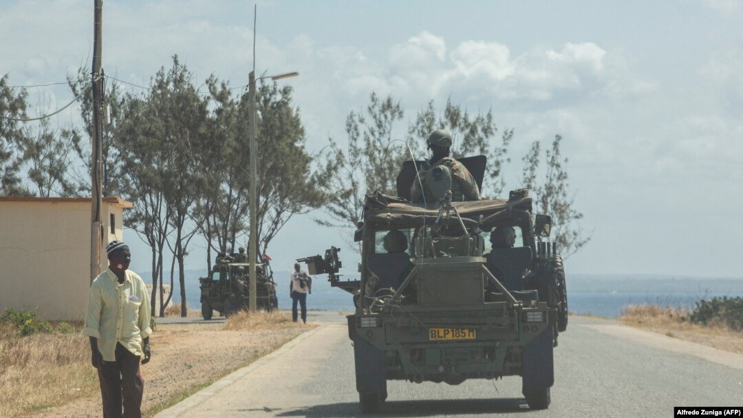 Uma caravana militar das Forças de Defesa da África do Sul patrulha Pemba. 5 de Agosto 2021